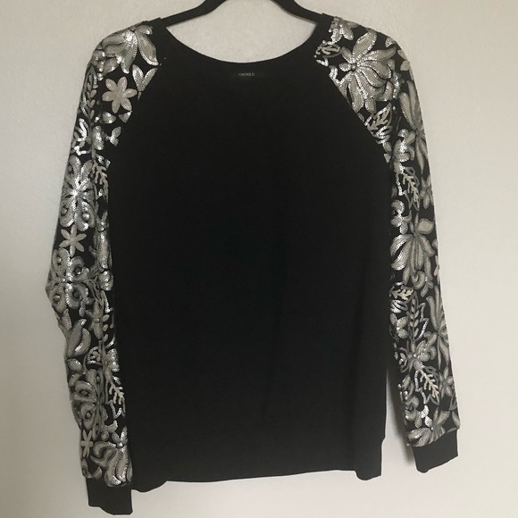 Fancy black sweater with sequin details - Picture 3 of 5